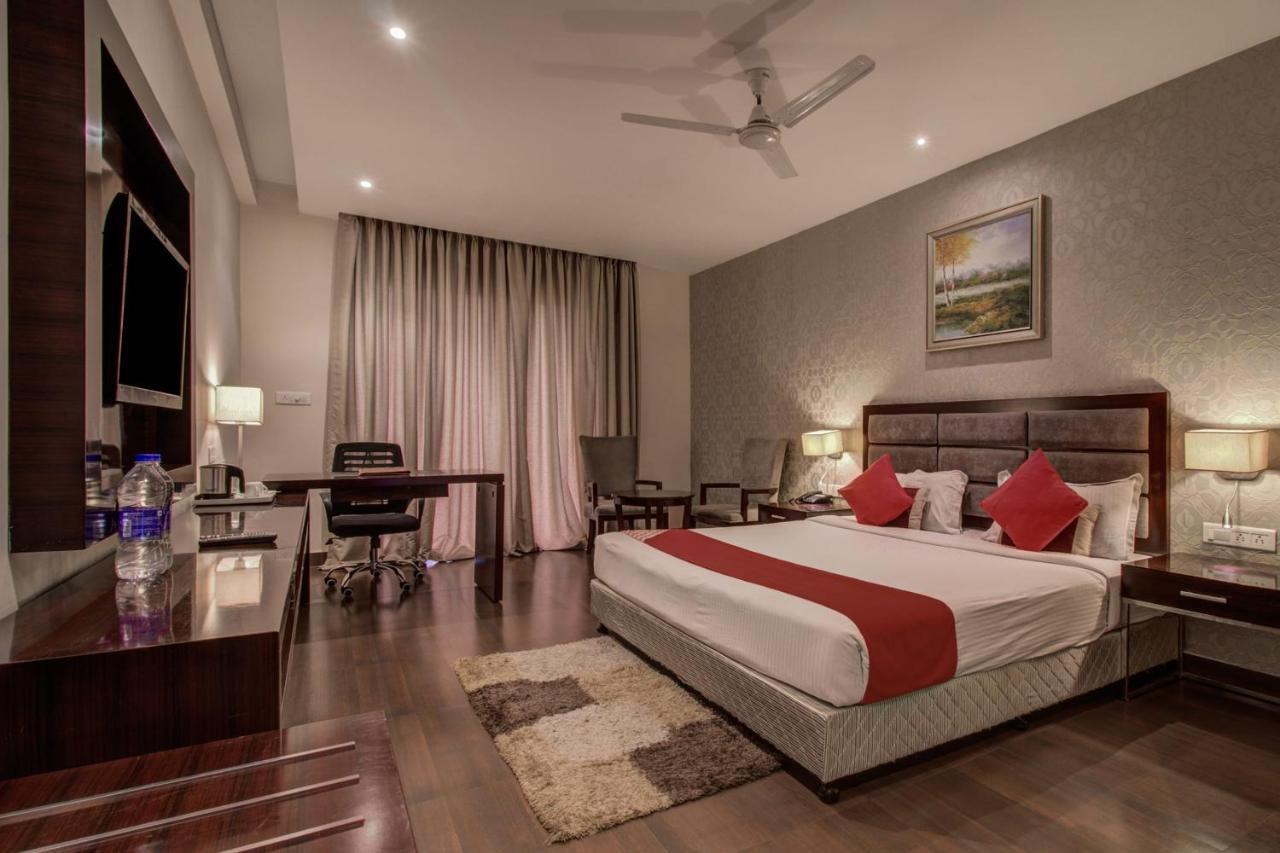 Oyo 3575 The Wave International Hotel จัมเชดปูร์ ภายนอก รูปภาพ