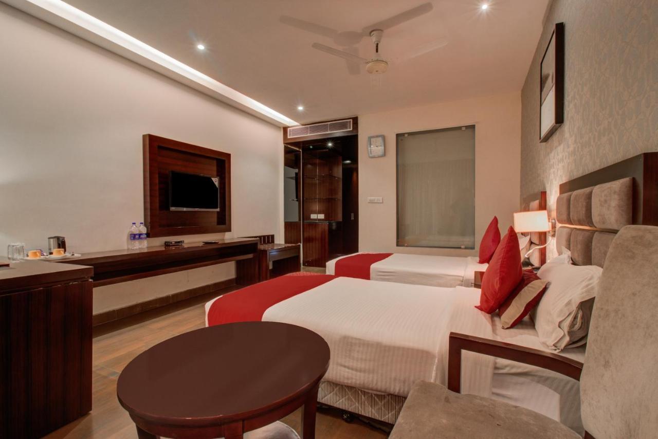 Oyo 3575 The Wave International Hotel จัมเชดปูร์ ภายนอก รูปภาพ